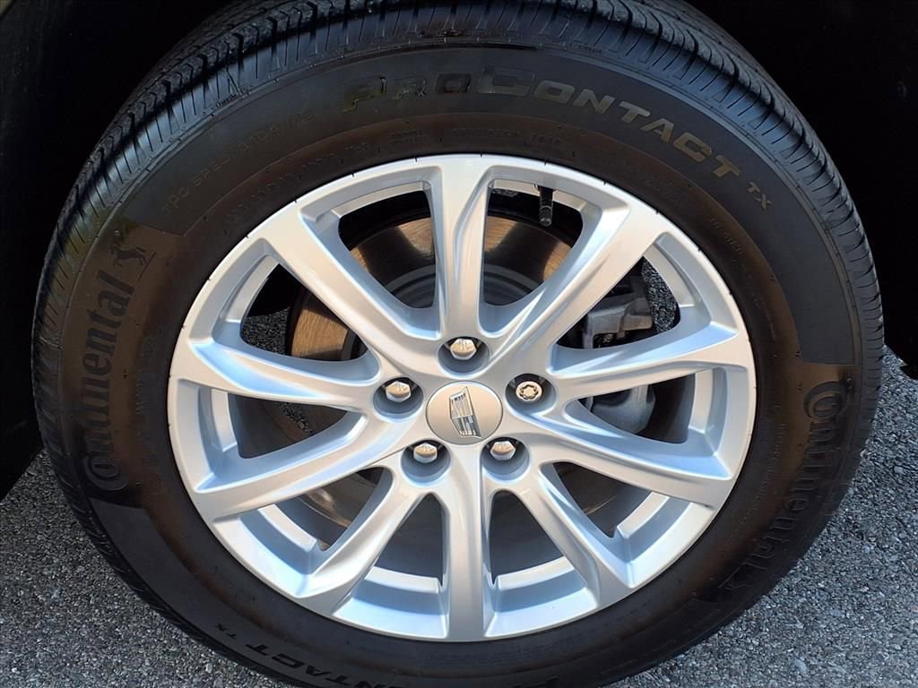 Certified 2023 Cadillac XT4 Luxury w/ Cold Weather Package image 9