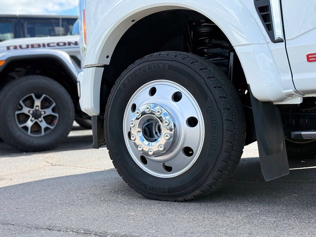 Used 2023 Ford F450 Platinum w/ FX4 Off-Road Package AWD/4WD image 45