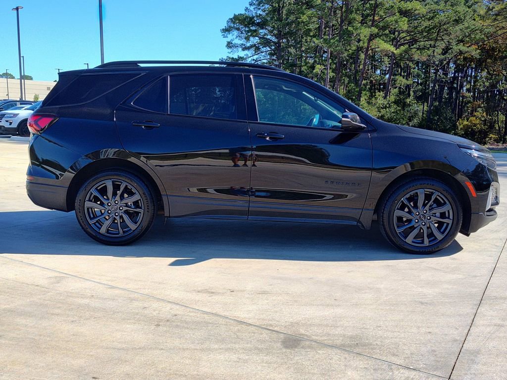 Used 2022 Chevrolet Equinox RS w/ Infotainment Package image 10