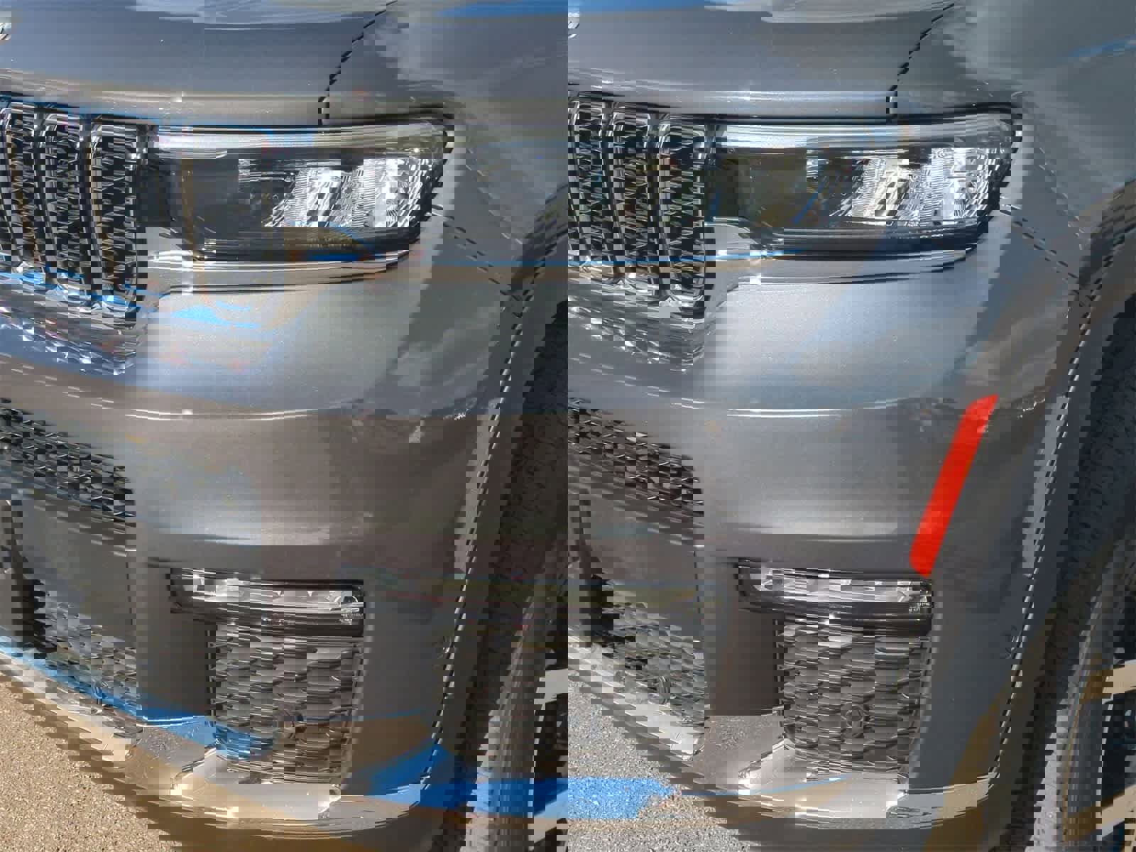 Used 2024 Jeep Grand Cherokee L Limited w/ Luxury Tech Group II image 12