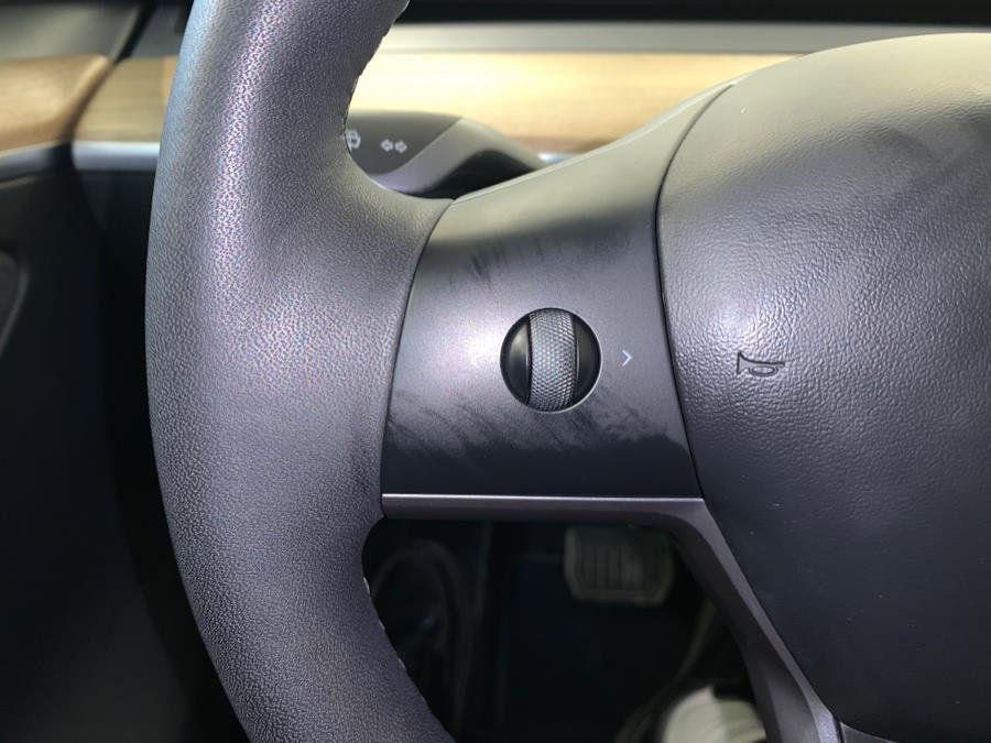 Used 2022 Tesla Model Y Long Range AWD/4WD image 21