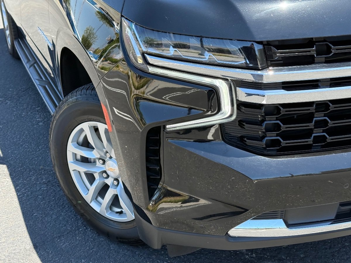Used 2024 Chevrolet Suburban LS RWD image 5