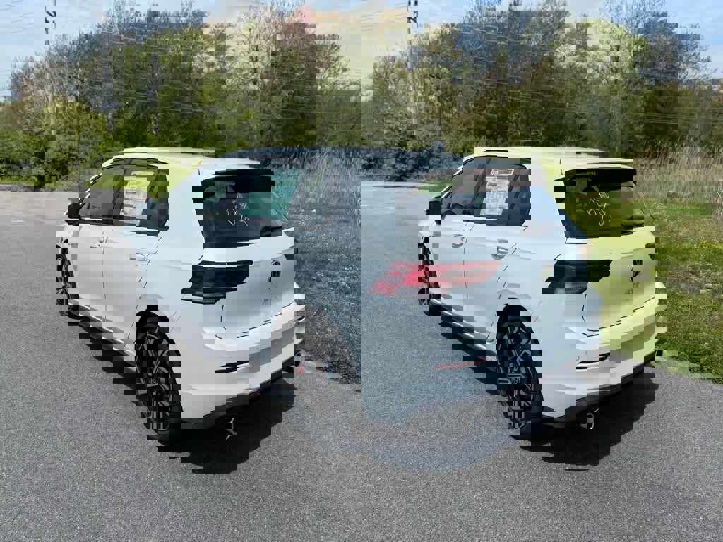 New 2025 Volkswagen GTI SE image 5