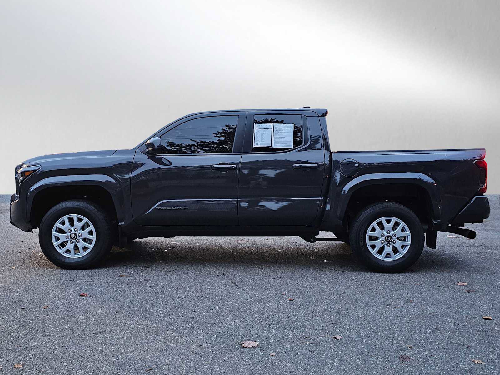 Used 2024 Toyota Tacoma SR5 image 6