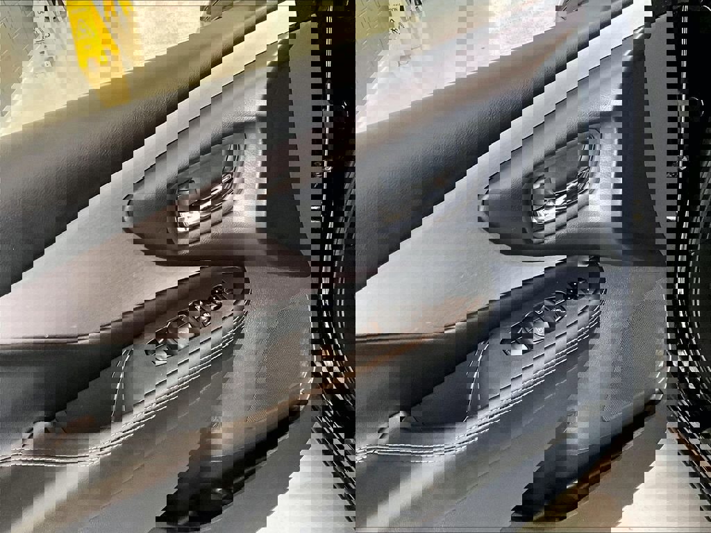 Used 2023 Nissan Murano SV w/ SV Midnight Edition Package image 7