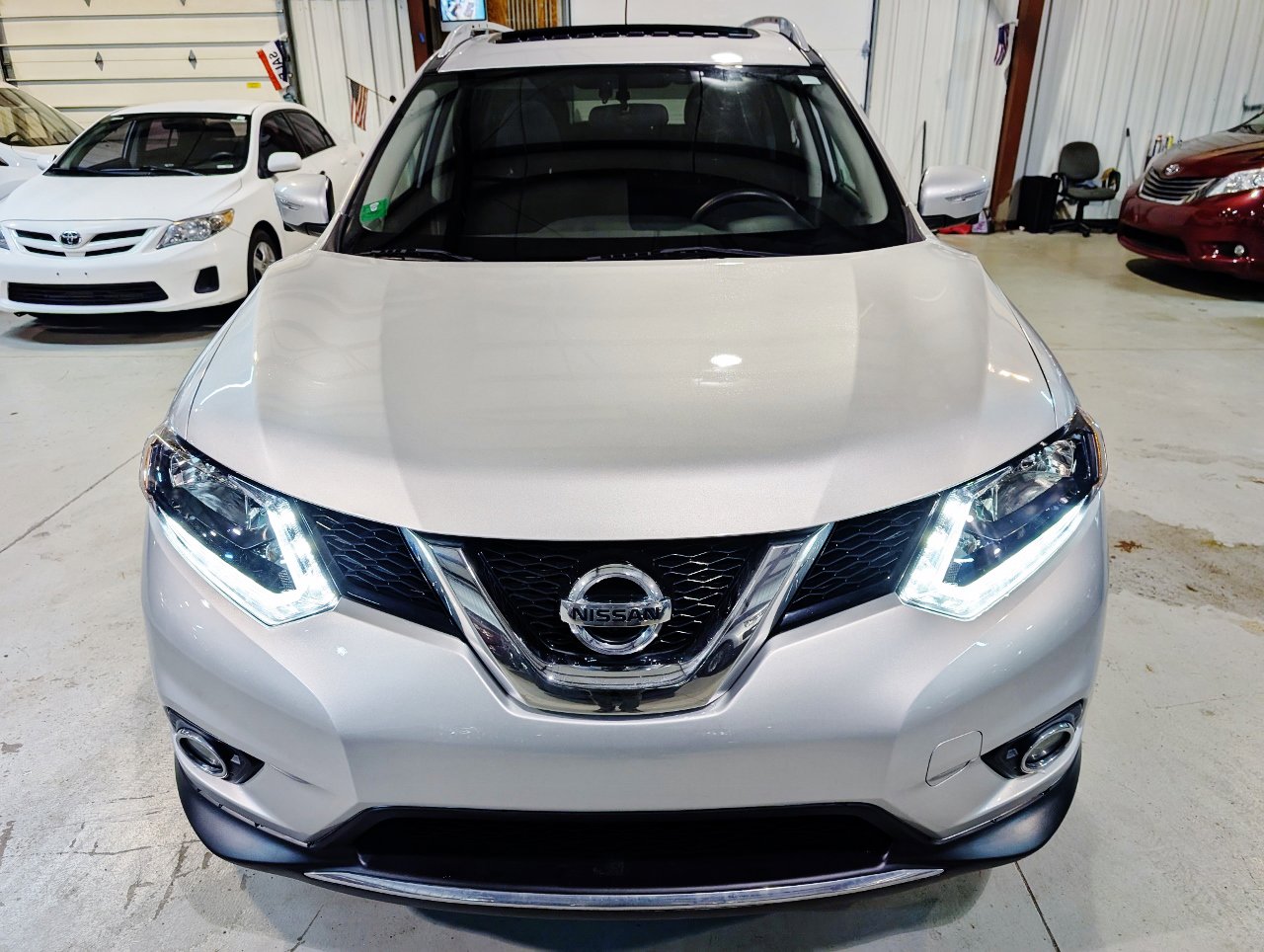 Used 2015 Nissan Rogue SV w/ SV Premium Package image 13
