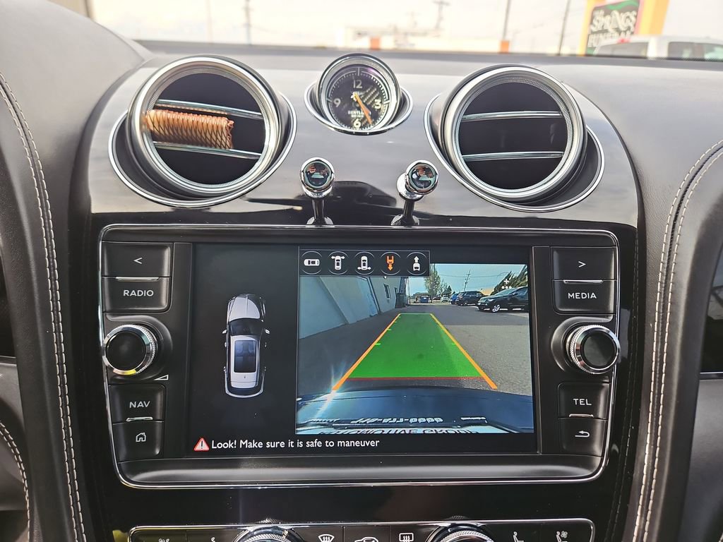 Used 2017 Bentley Bentayga image 20