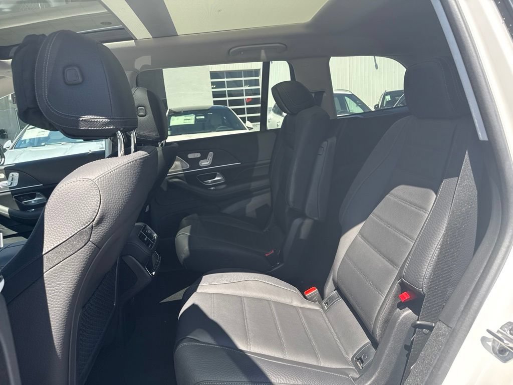 Used 2025 Mercedes-Benz GLS 450 4MATIC image 7