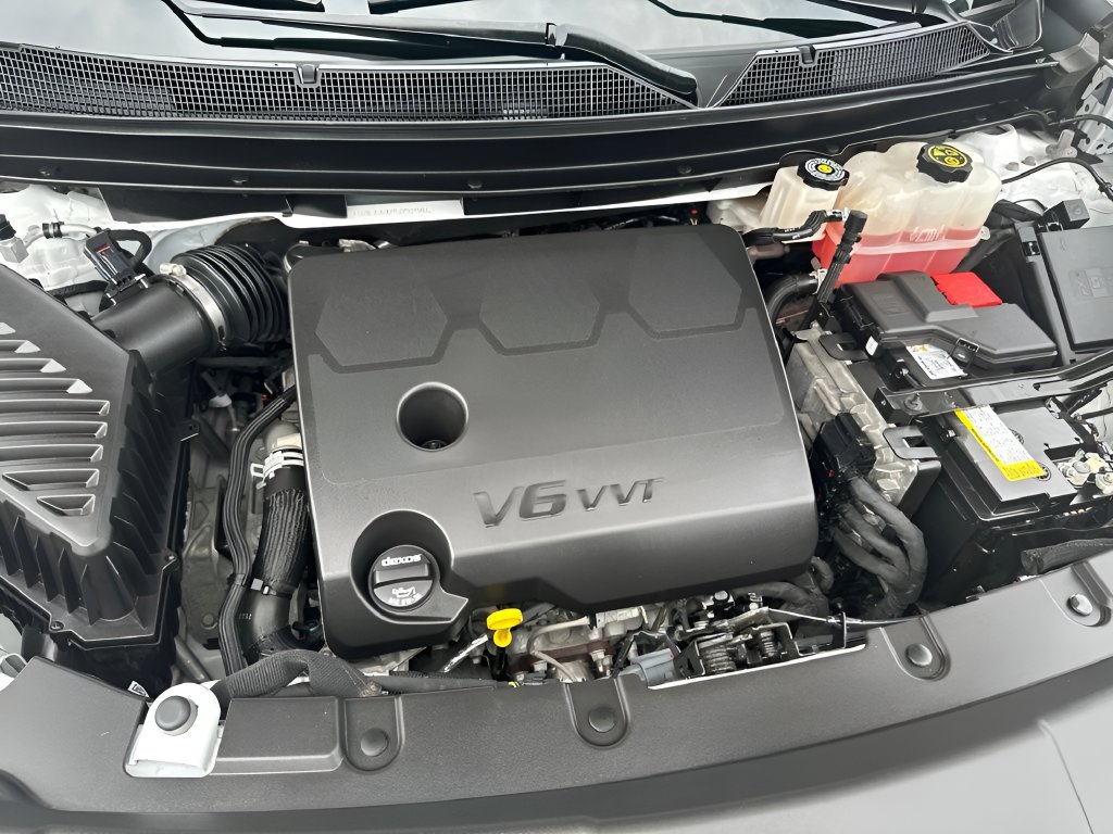 Used 2023 Chevrolet Traverse RS AWD/4WD image 32
