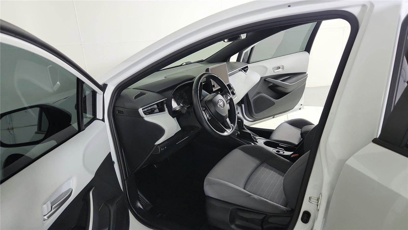 Used 2024 Toyota Corolla SE FWD image 9