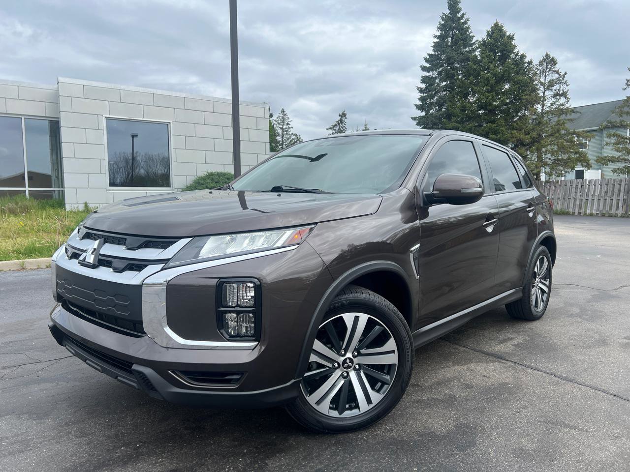 Used 2021 Mitsubishi Outlander Sport SE AWD/4WD image 2