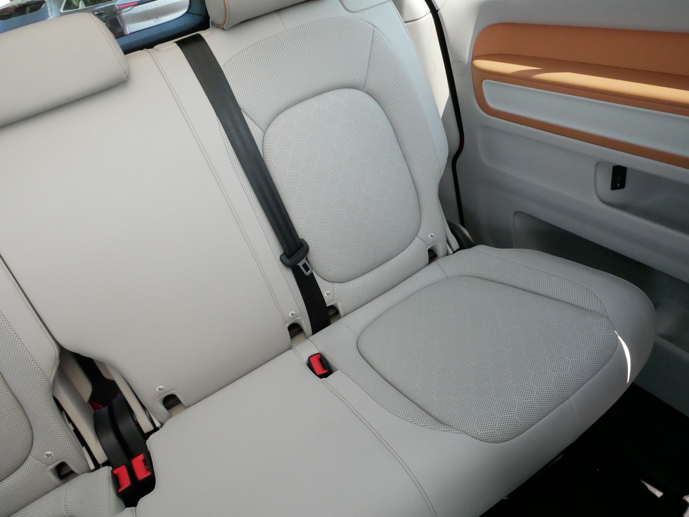 Certified 2025 Volkswagen ID. Buzz Pro S Plus RWD image 14