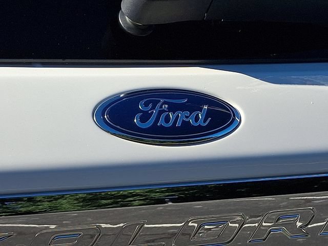 Used 2022 Ford Explorer XLT w/ Equipment Group 202A AWD/4WD image 30