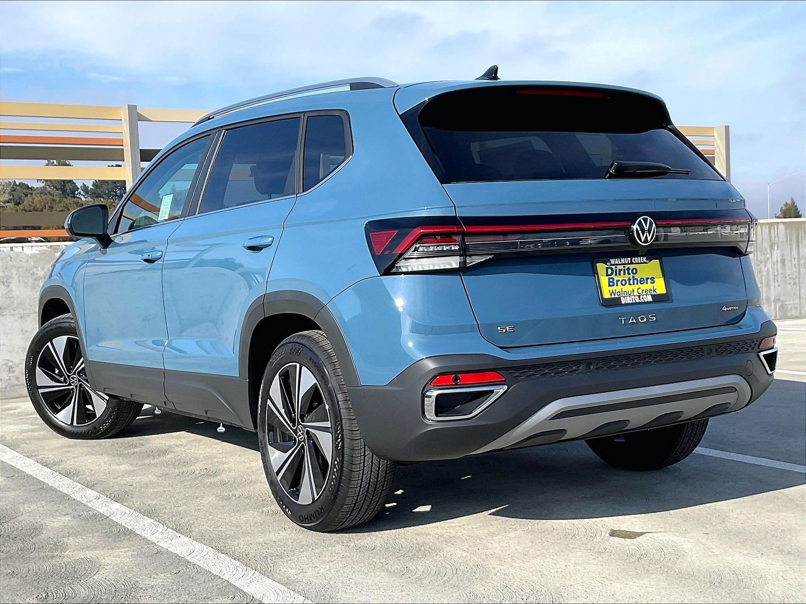 New 2026 Volkswagen Taos SE AWD/4WD image 2