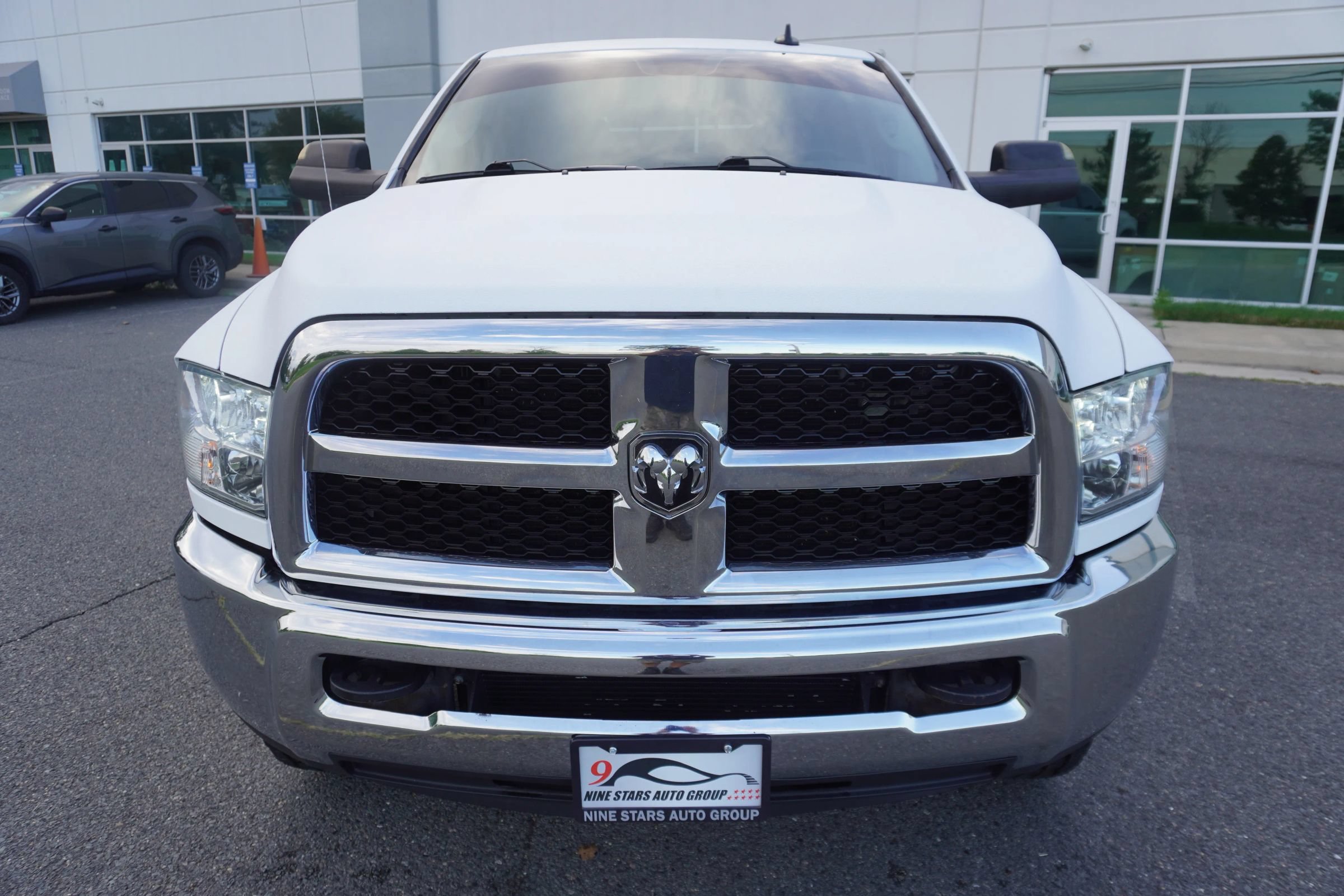 Used 2018 RAM 2500 SLT AWD/4WD image 2