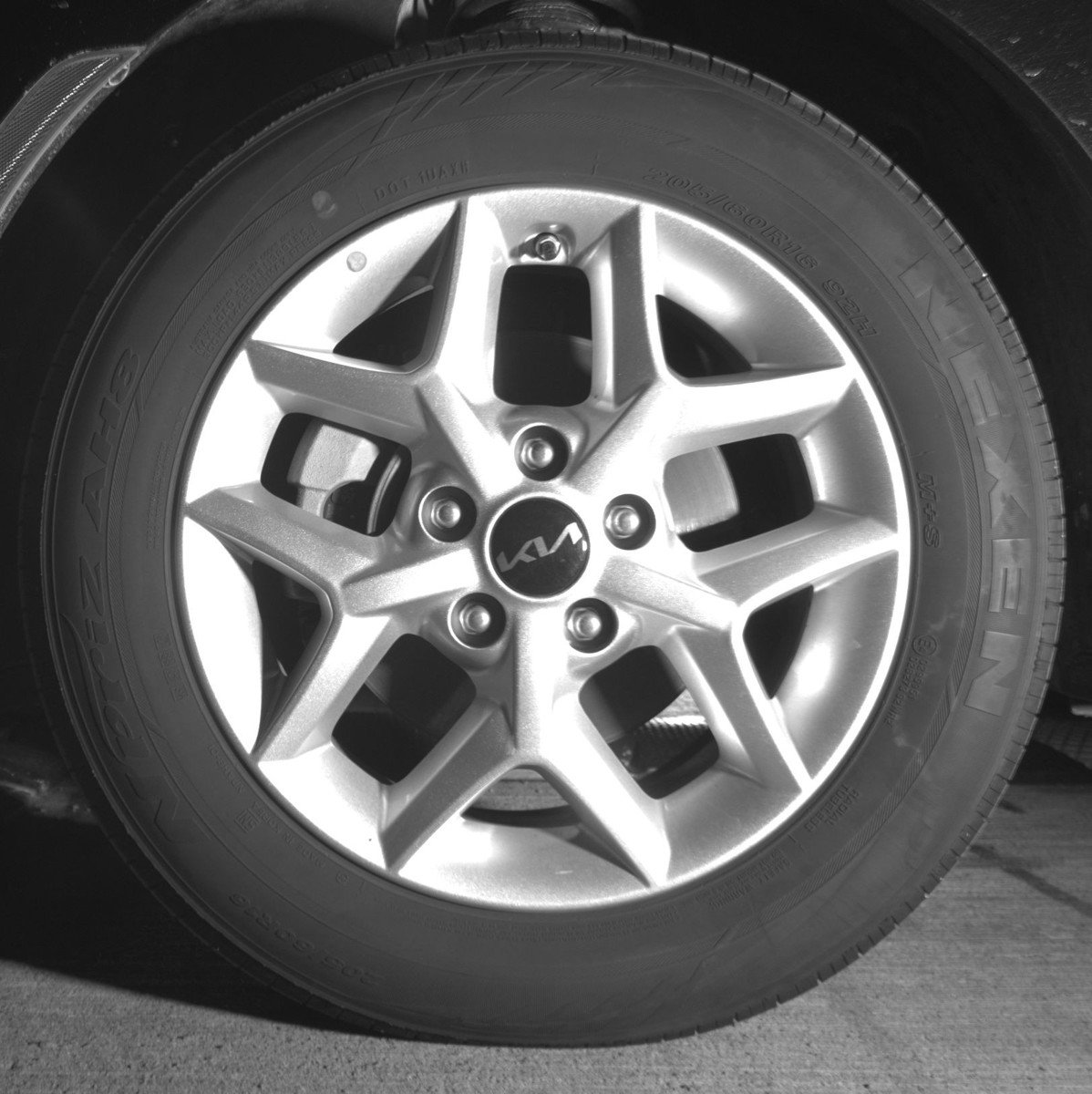 Used 2025 Kia Soul LX w/ LX Technology Package image 12