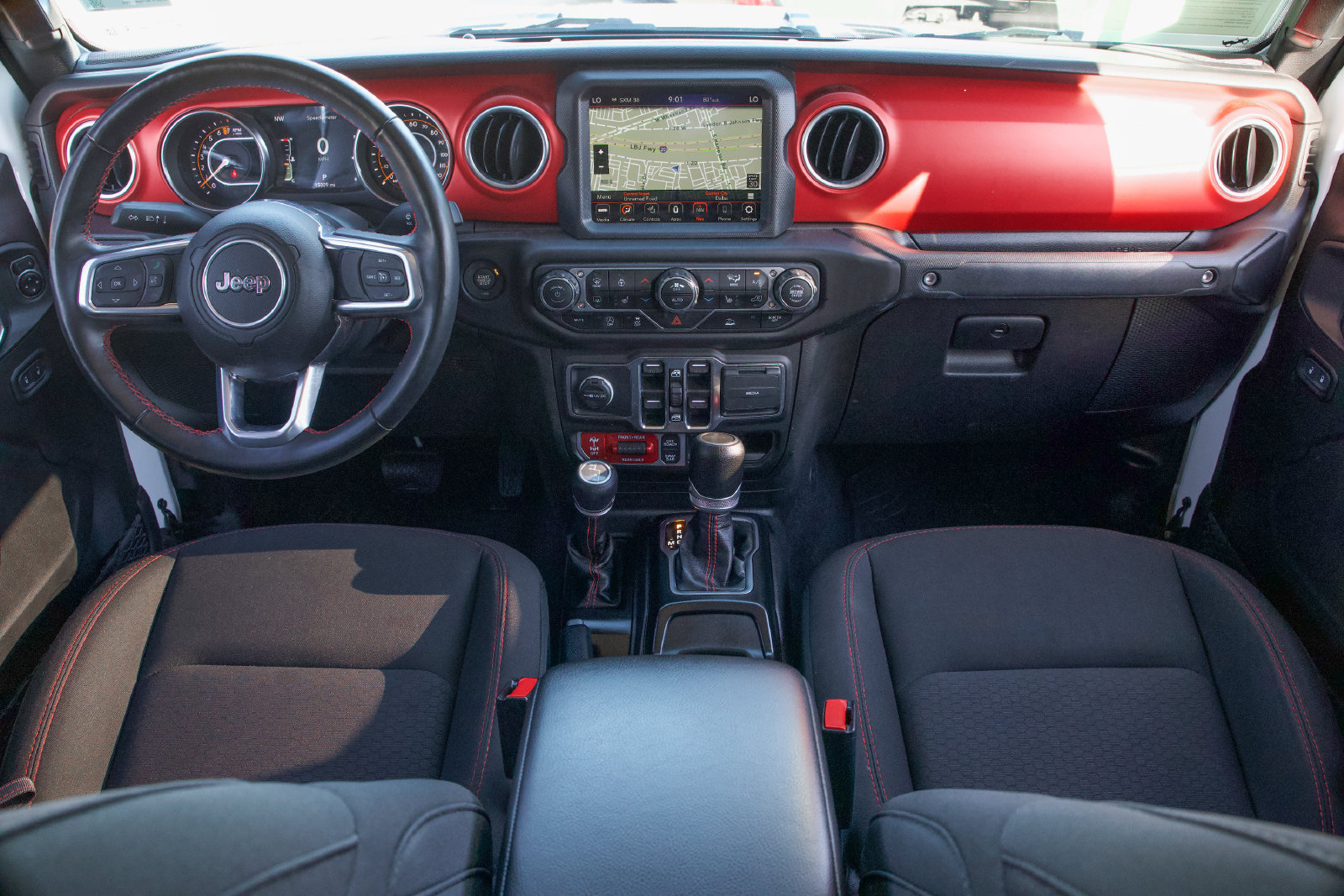 Used 2023 Jeep Gladiator Rubicon w/ Cold Weather Group AWD/4WD image 2