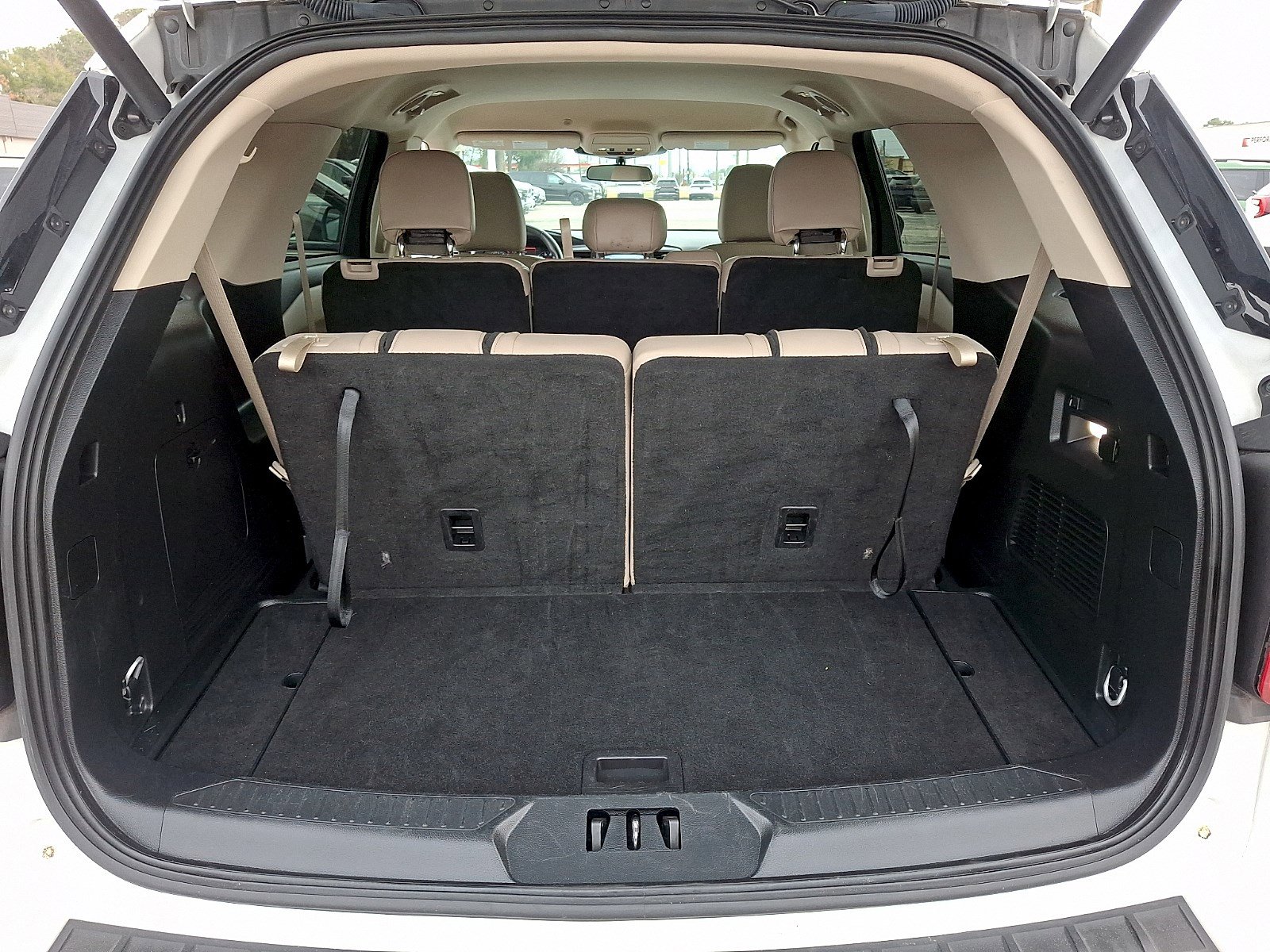 Certified 2023 Ford Explorer XLT w/ Equipment Group 202A image 28