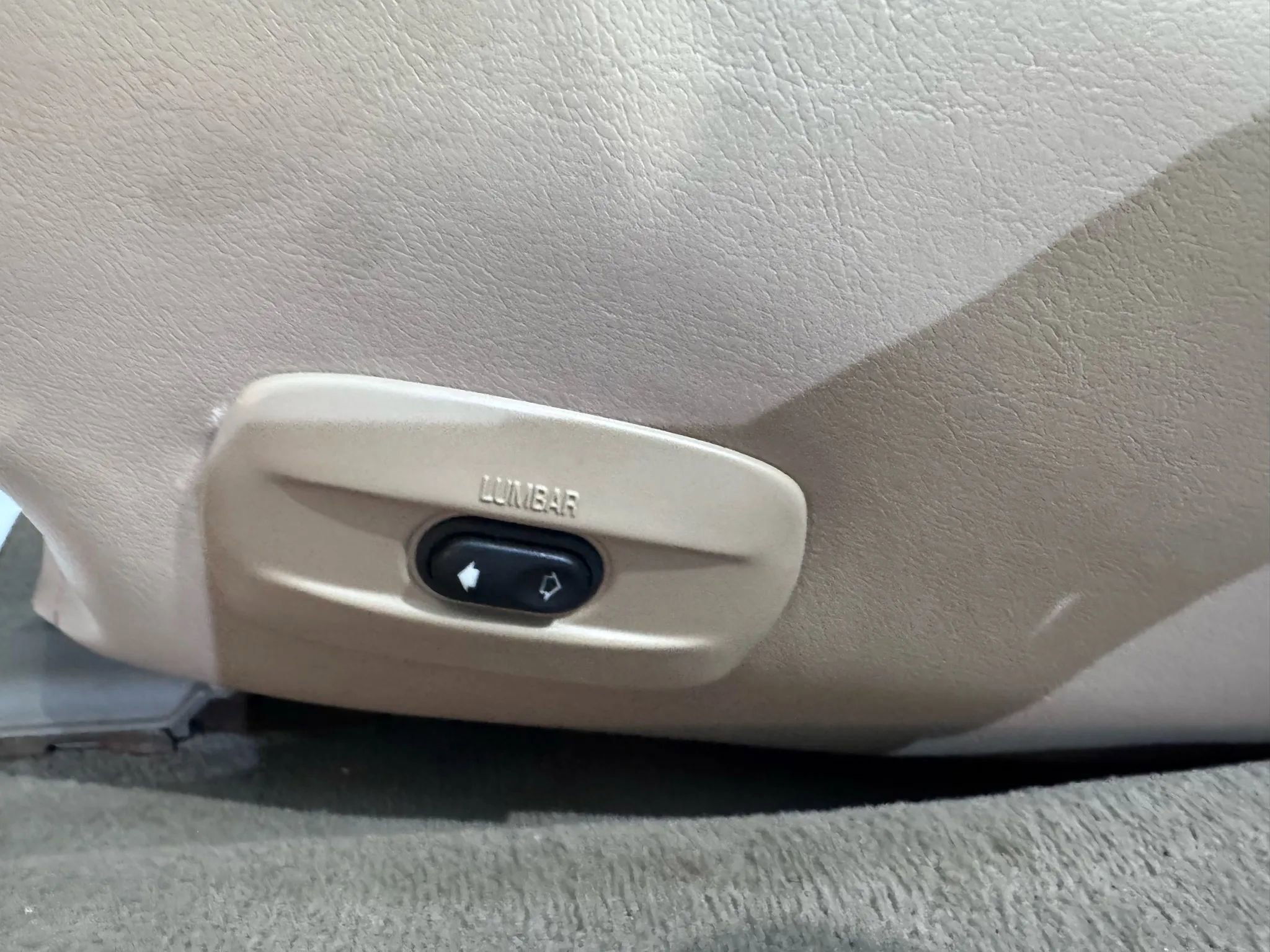 Used 2002 Lincoln Town Car Executive image 11