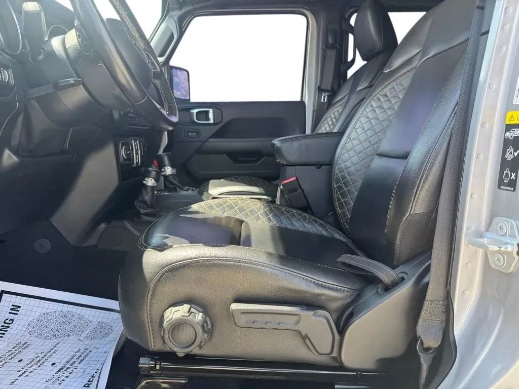 Used 2020 Jeep Wrangler Unlimited Sahara AWD/4WD image 9