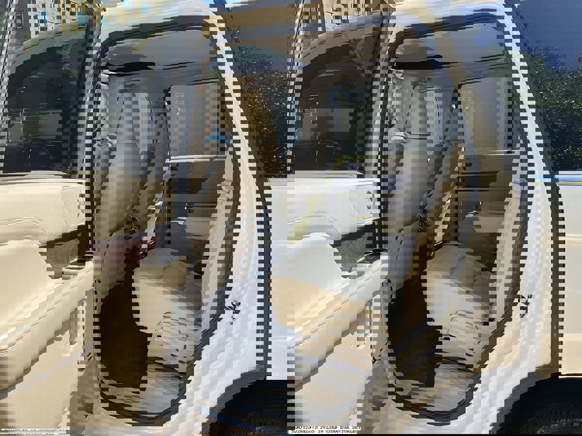 Used 2018 Lincoln Navigator Select w/ Technology Package image 14