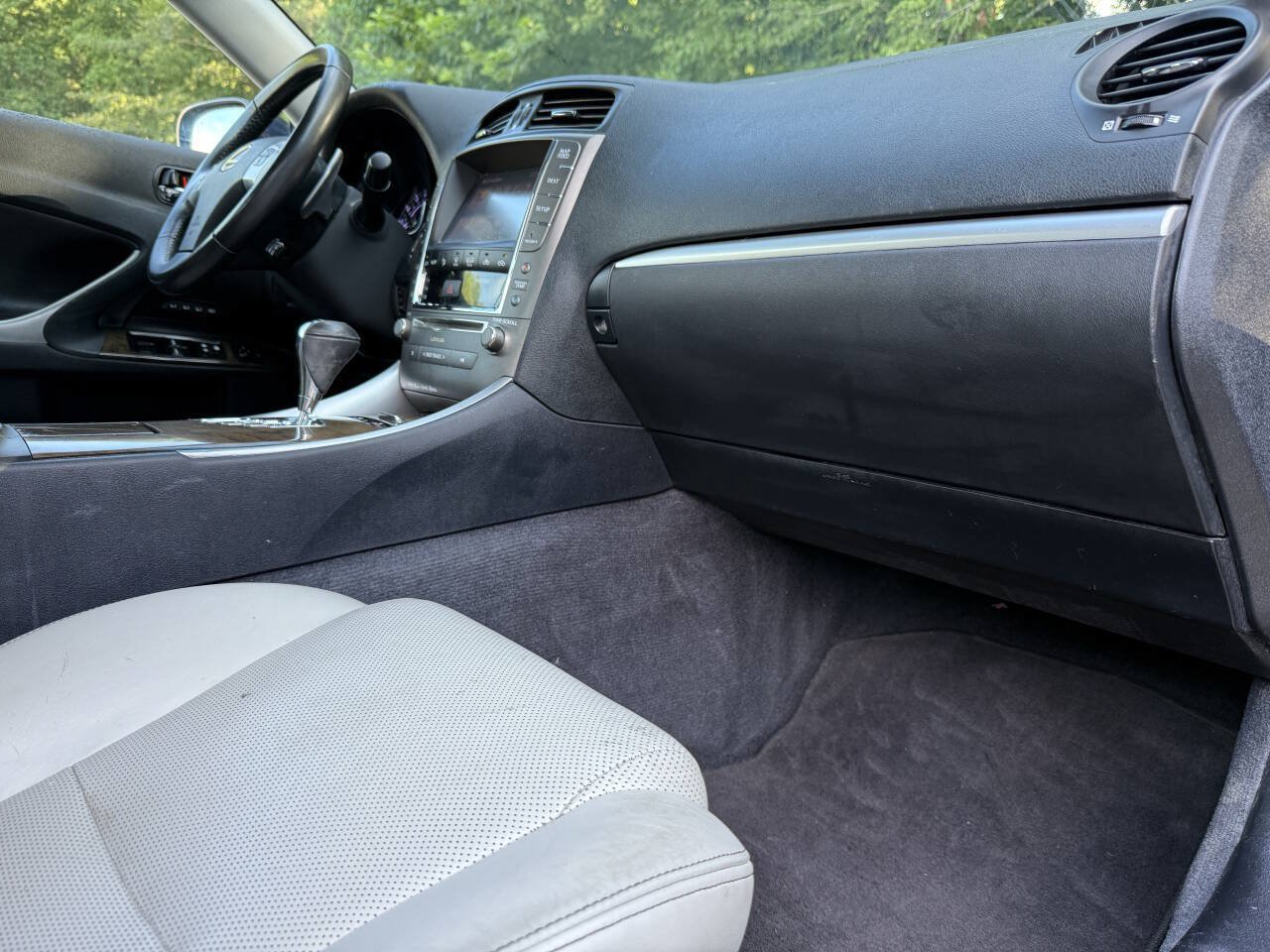 Used 2013 Lexus IS 250C w/ Luxury Pkg RWD image 35