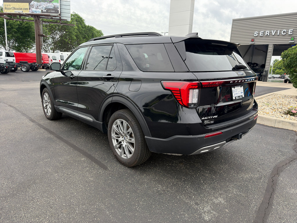 Used 2025 Ford Explorer Active w/ Active Comfort Package AWD/4WD image 8