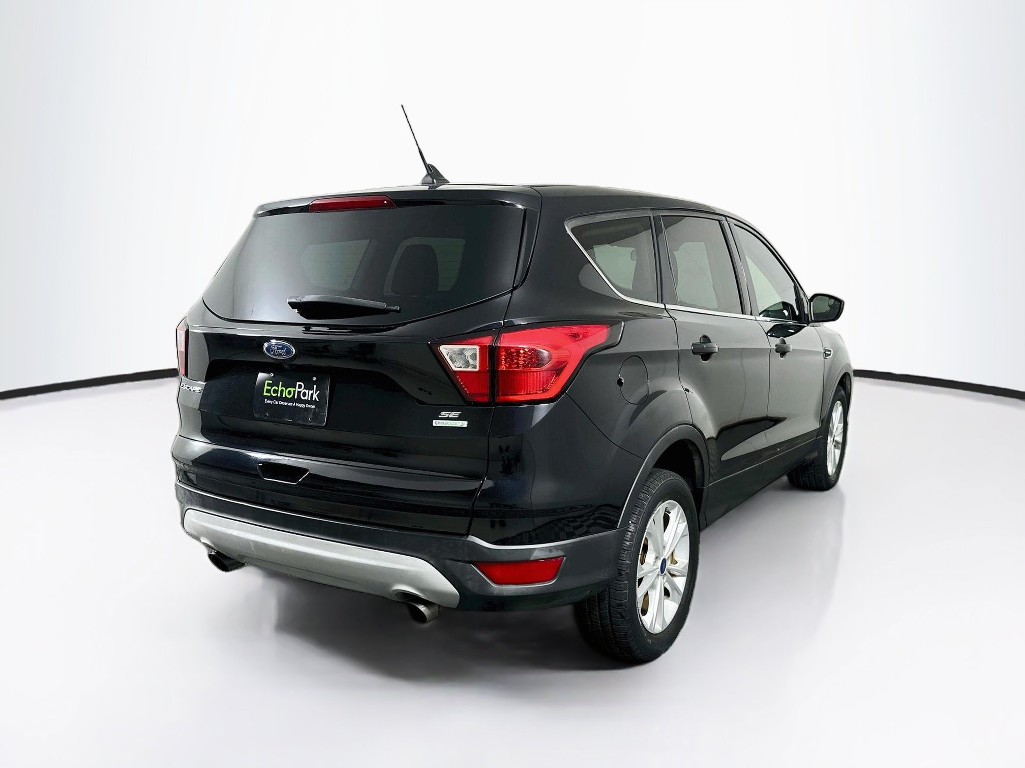 Used 2019 Ford Escape SE FWD image 9