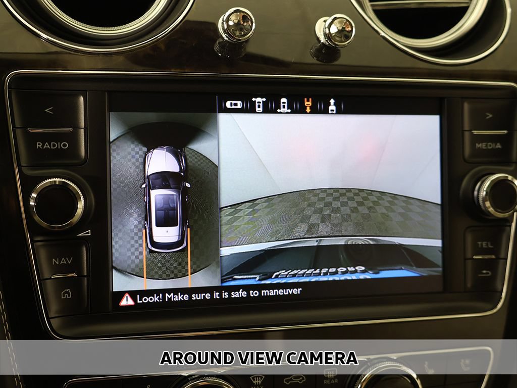 Used 2020 Bentley Bentayga Plug-In Hybrid AWD/4WD image 8