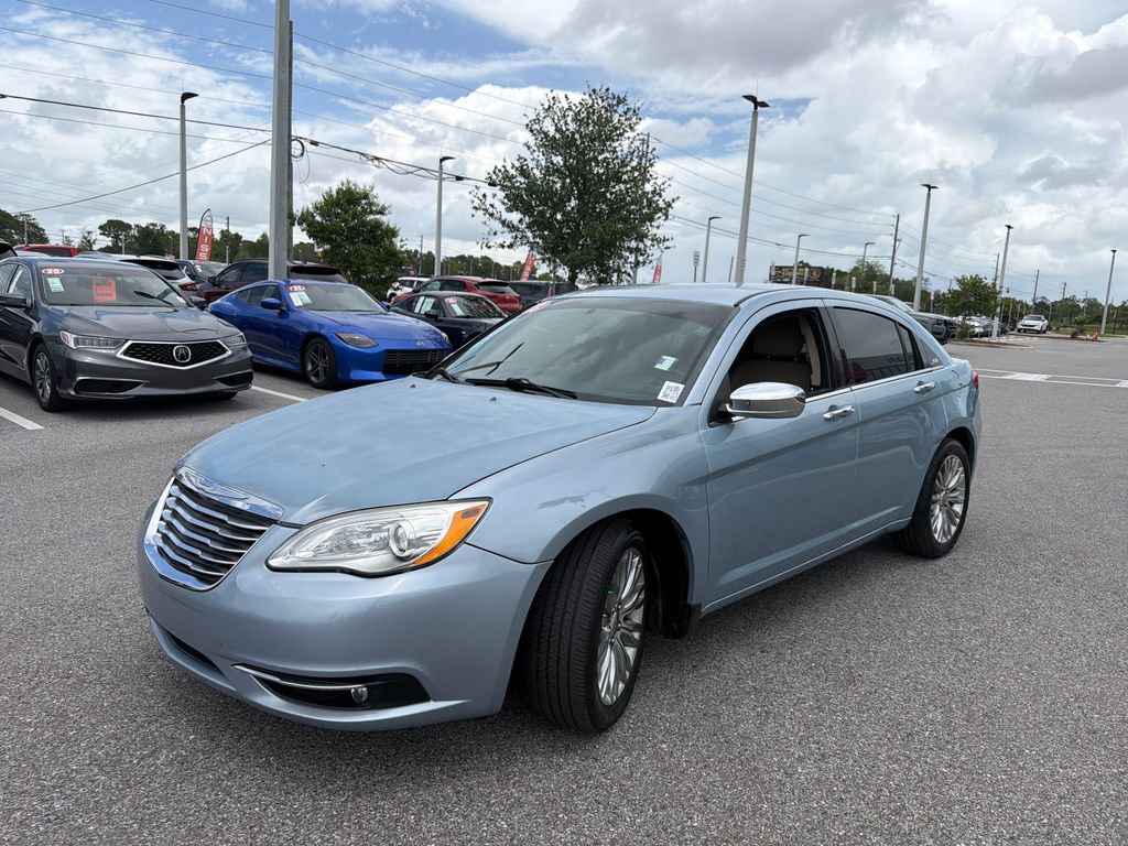Used 2013 Chrysler 200 Limited FWD image 3