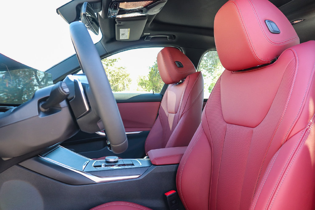New 2026 BMW 330i Sedan w/ Convenience Package RWD image 17