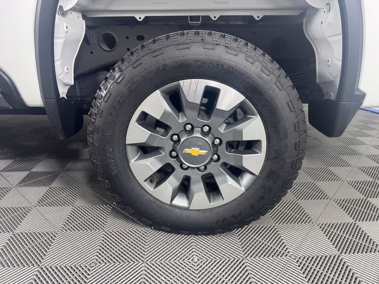 Used 2025 Chevrolet Silverado 2500 Custom AWD/4WD image 36
