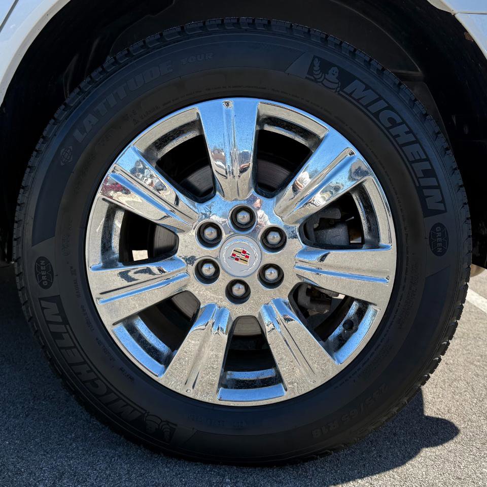 Used 2016 Cadillac SRX Luxury w/ Driver Awareness Package image 23