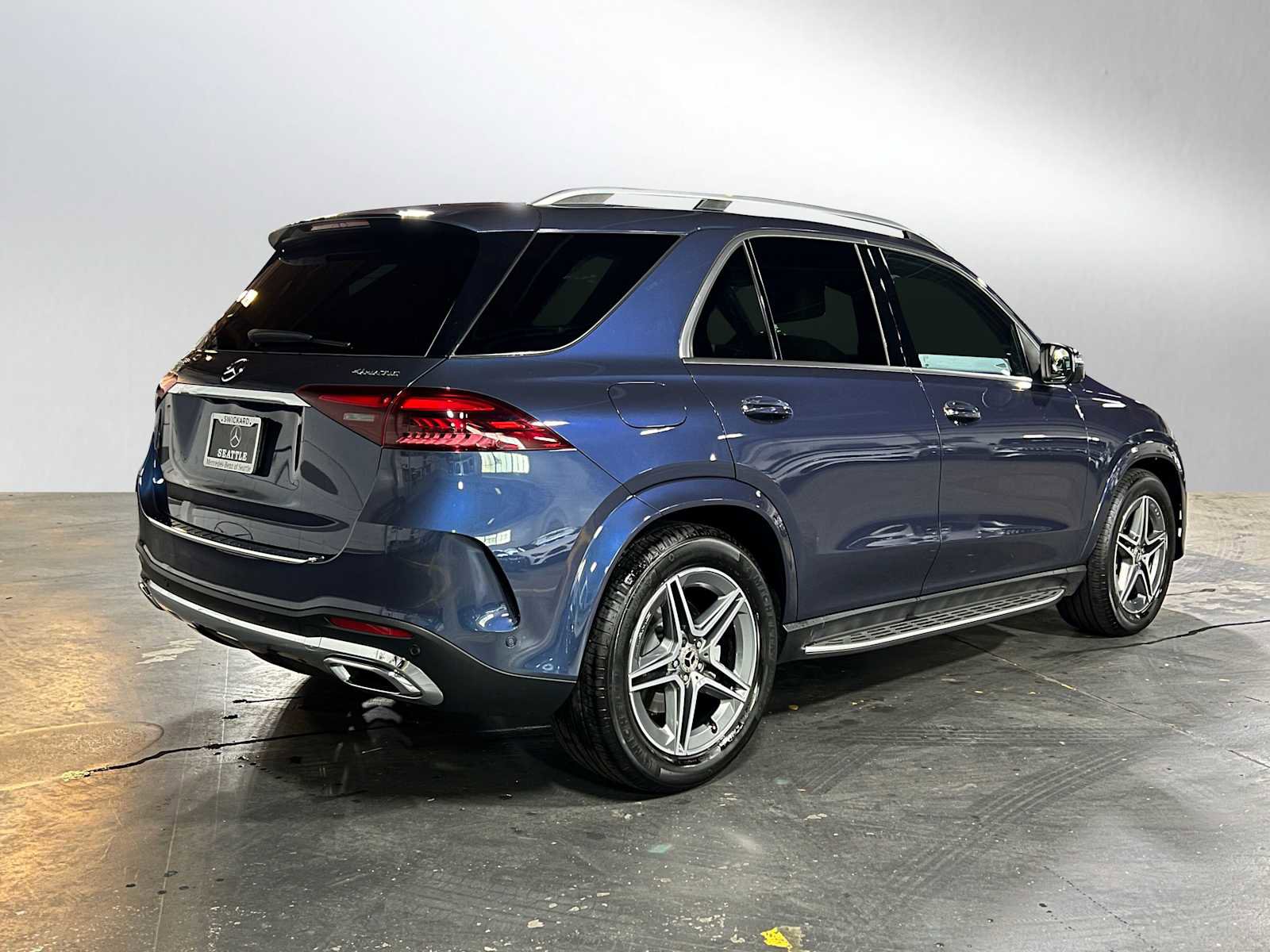 Used 2025 Mercedes-Benz GLE 450 4MATIC image 3