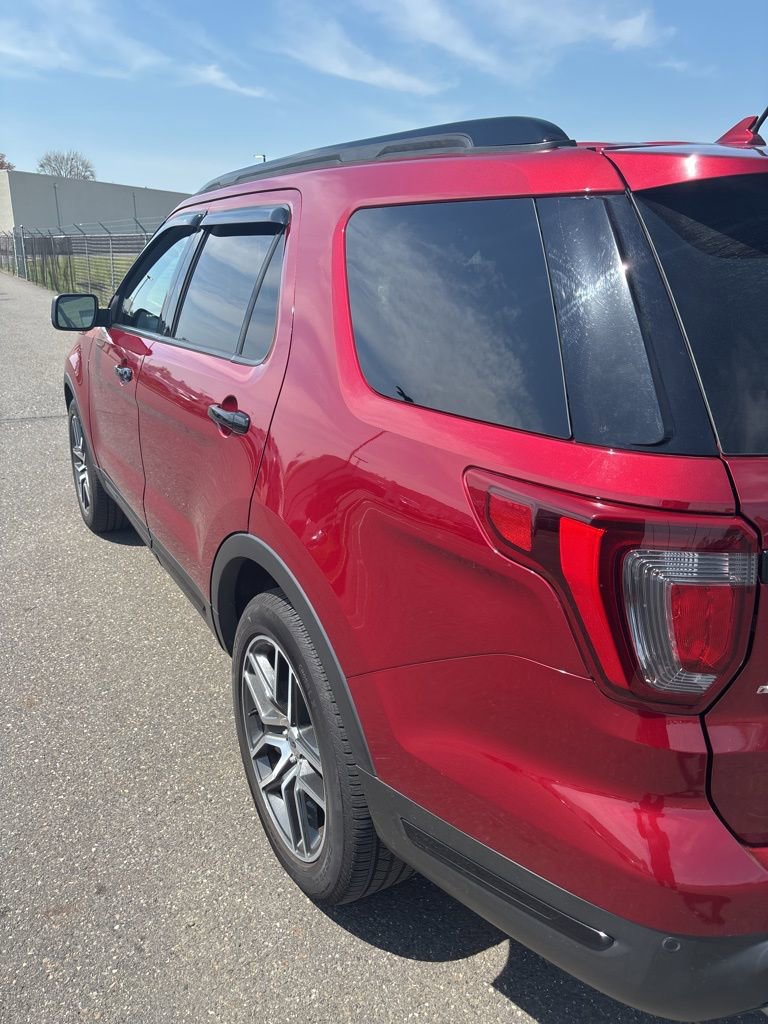 Used 2019 Ford Explorer Sport w/ Equipment Group 401A AWD/4WD image 3