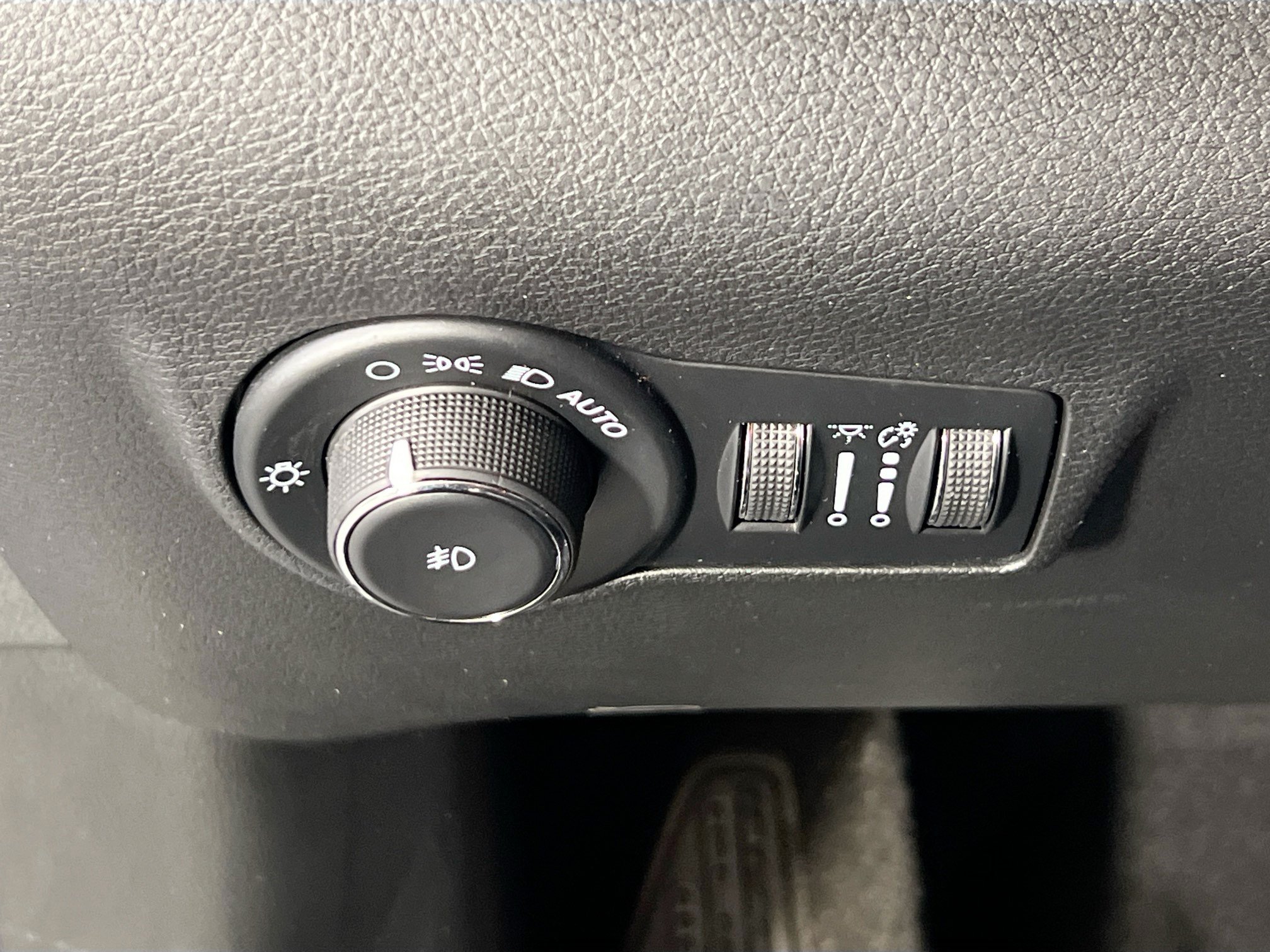 Used 2022 Jeep Compass Latitude w/ Convenience Group AWD/4WD image 10