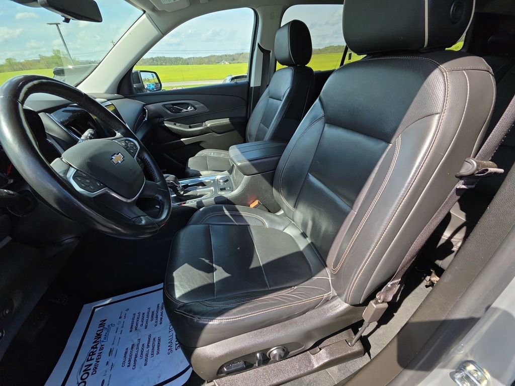 Used 2021 Chevrolet Traverse Premier w/ Redline Edition image 11