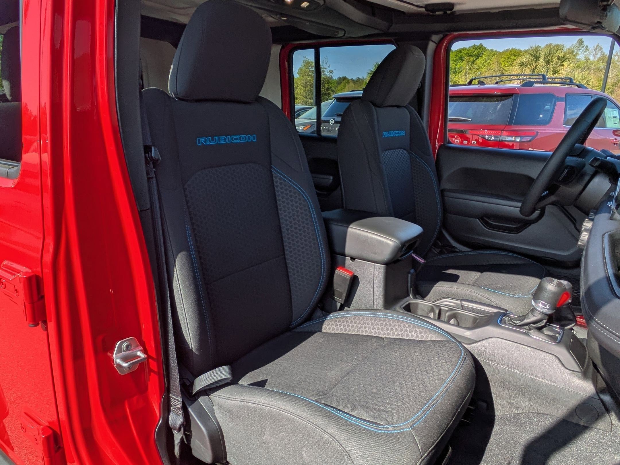Used 2025 Jeep Wrangler Unlimited Rubicon 4xe w/ Convenience Group AWD/4WD image 35