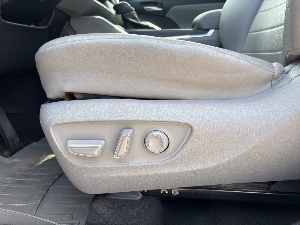 Used 2021 Toyota Highlander XLE image 50