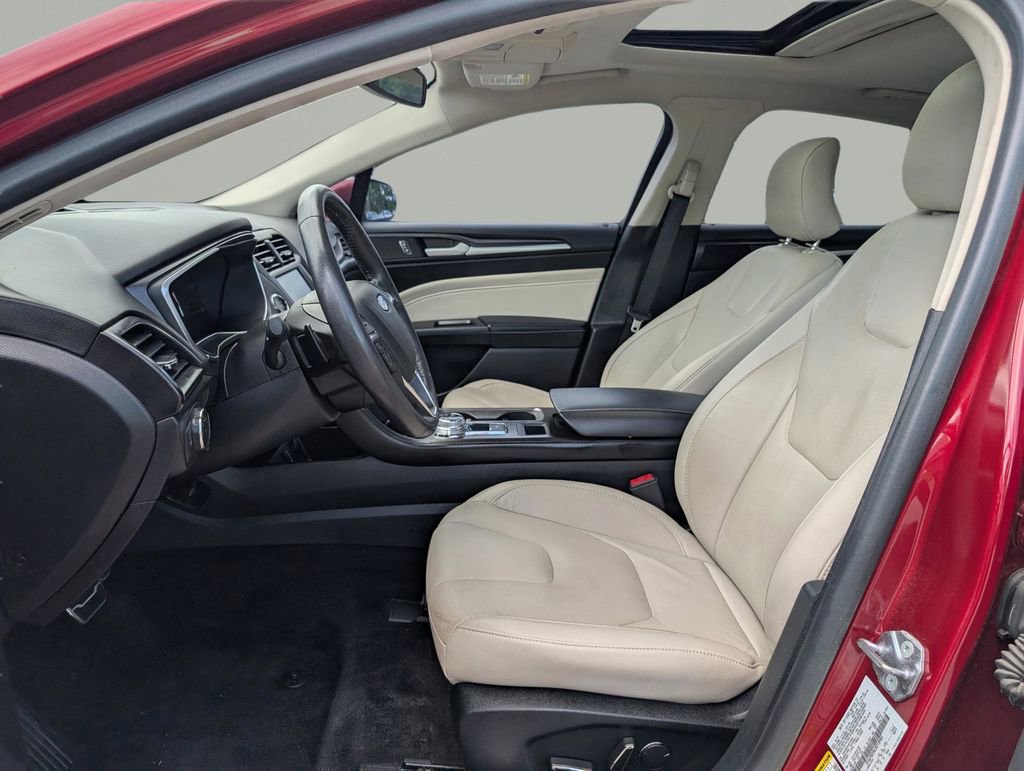 Used 2018 Ford Fusion Titanium AWD/4WD image 17