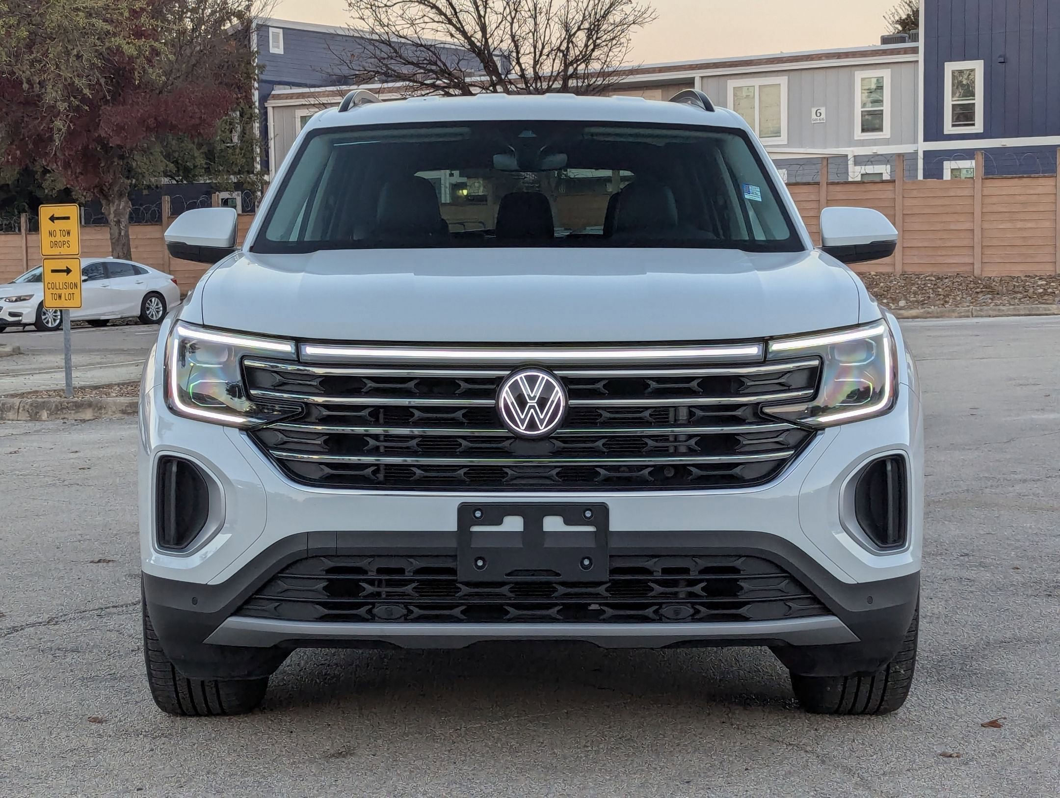 Used 2025 Volkswagen Atlas SE image 9