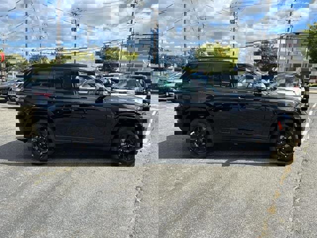 New 2025 Jeep Grand Cherokee Limited w/ Black Appearance Package image 2