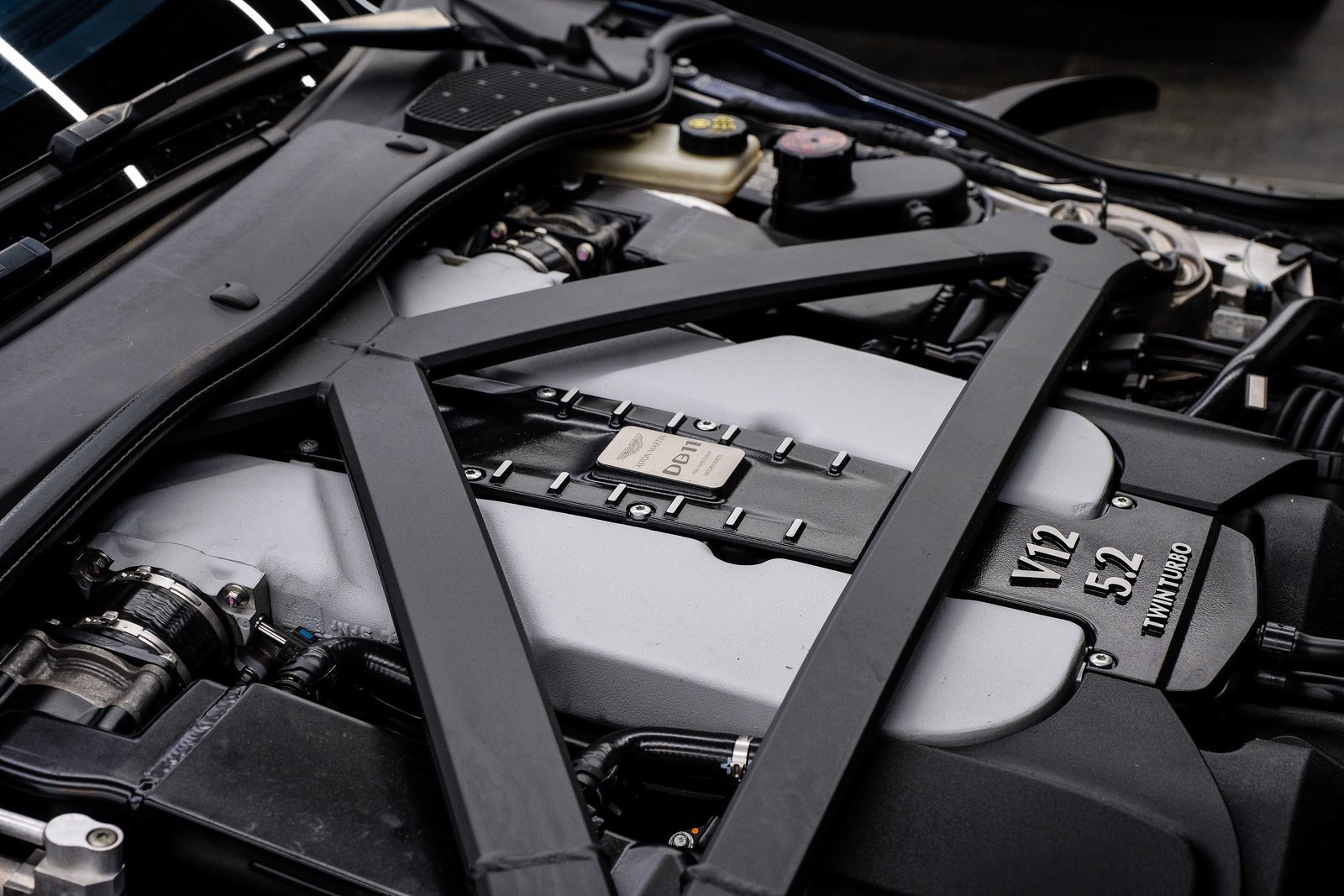 Used 2018 Aston Martin DB11 V12 image 54