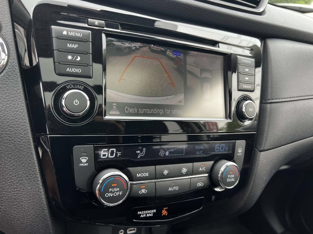 Used 2019 Nissan Rogue SV w/ Sun & Sound Touring Package AWD/4WD image 29
