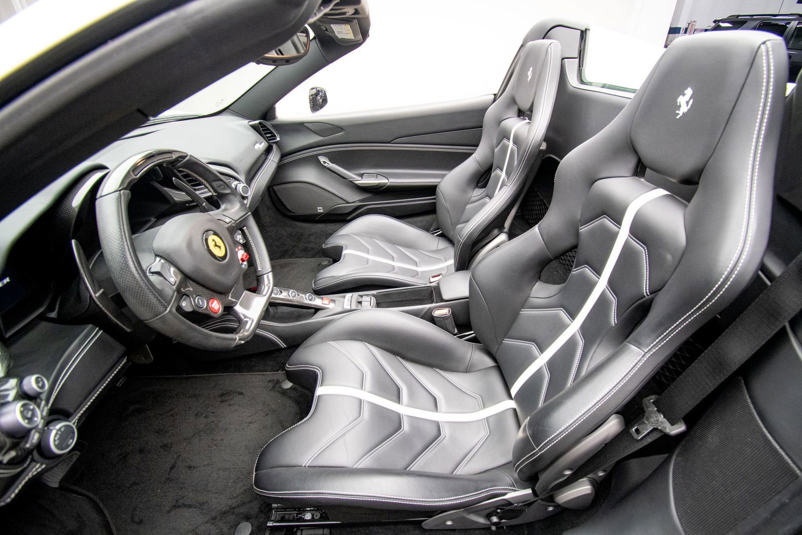 Used 2017 Ferrari 488 Spider image 18