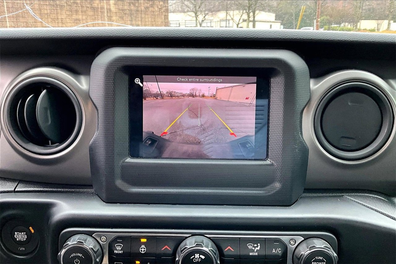 Certified 2022 Jeep Gladiator Sport image 13