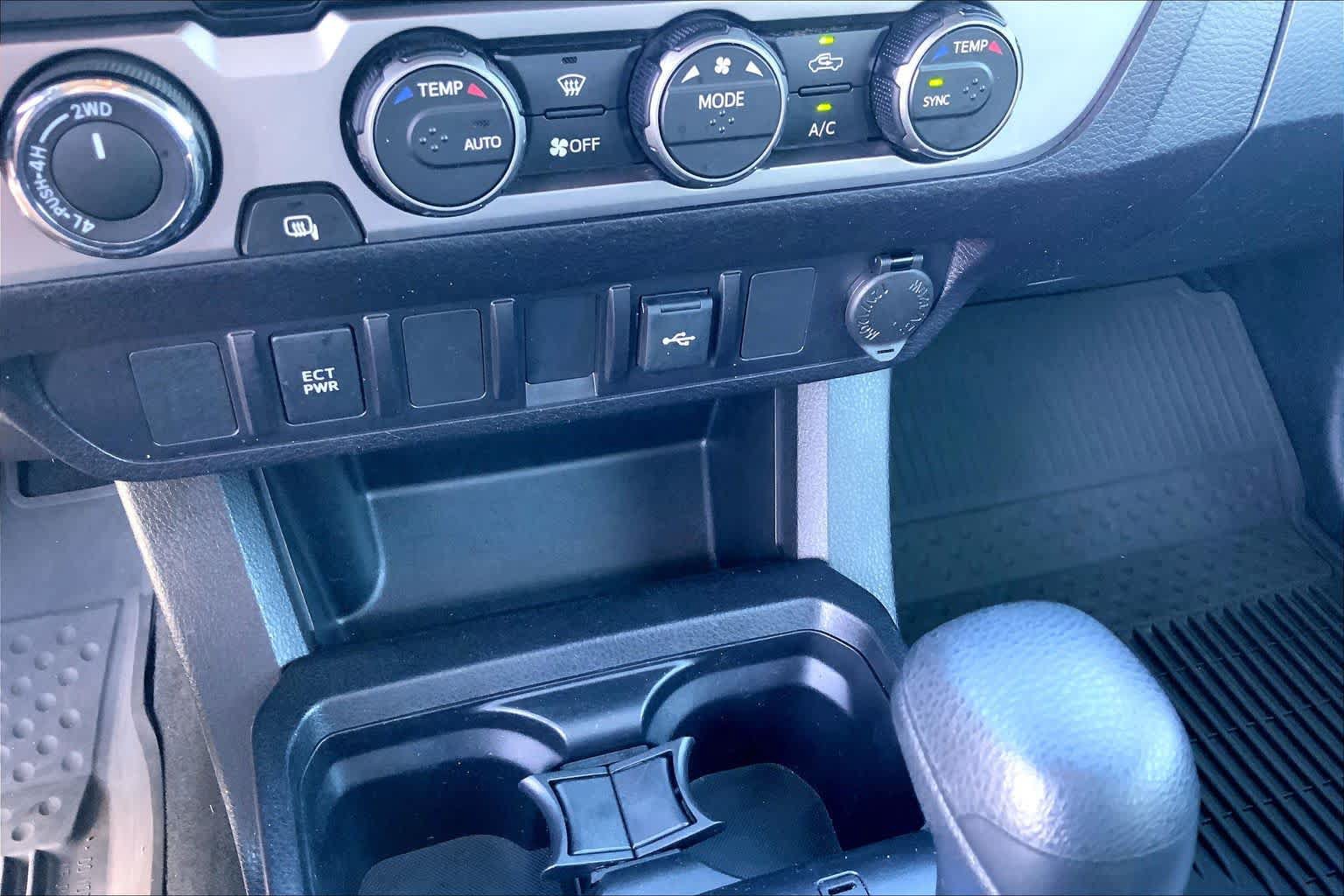 Used 2023 Toyota Tacoma SR AWD/4WD image 35