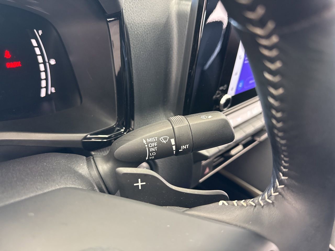 Used 2025 Toyota Camry SE w/ Convenience Package image 21