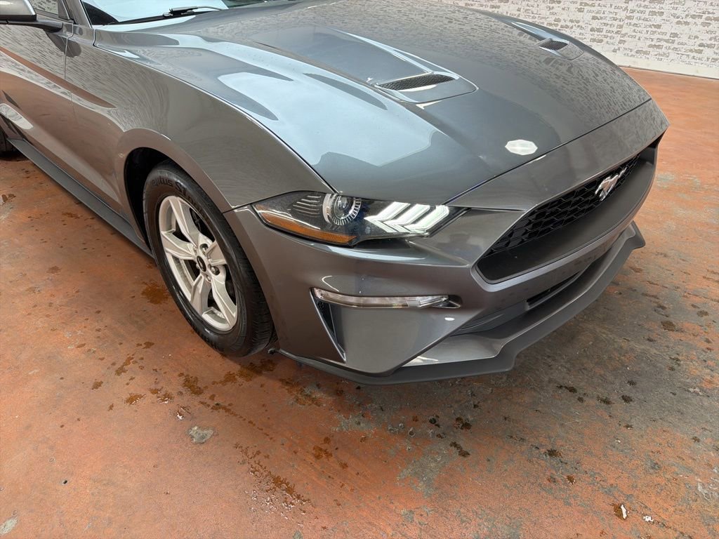Used 2022 Ford Mustang Coupe RWD image 9