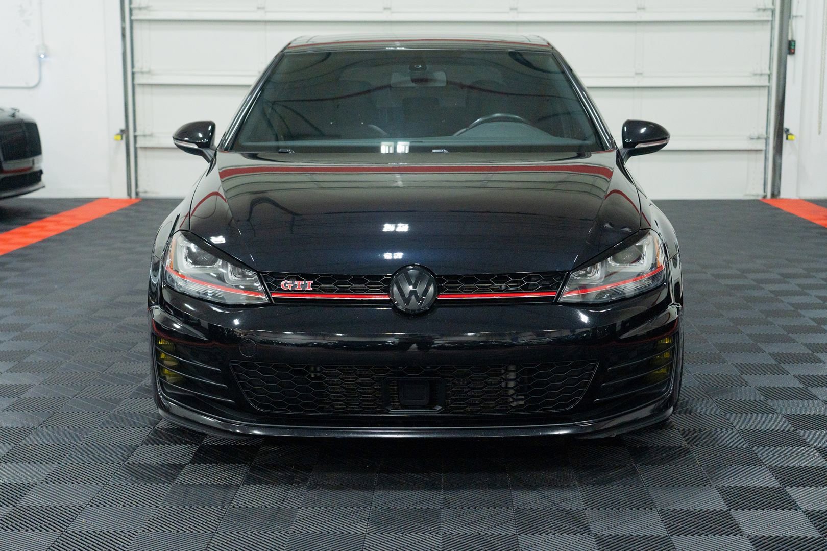 Used 2017 Volkswagen GTI Autobahn FWD image 2